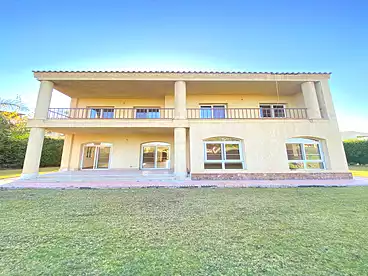 فيلا منفصلة للإيجار - 5 غرف