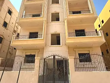 عقارات للبيع - 3 غرف - بالدور 2