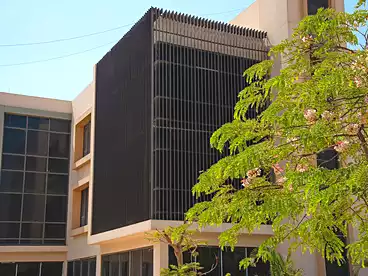 مكاتب للإيجار - 6 غرف - بالدور 1