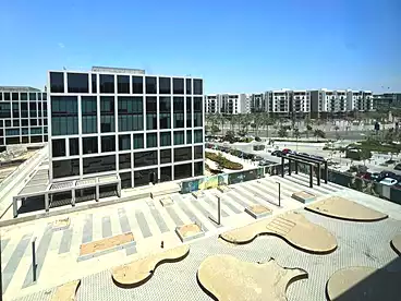 مكاتب للبيع - 1 غرف - بالدور 2