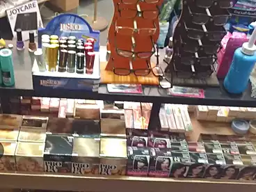 صيدليات للبيع