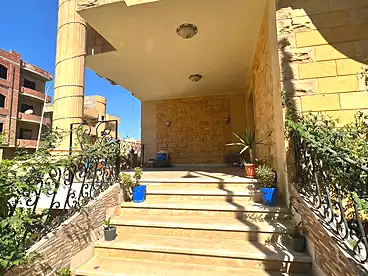 عقارات للبيع - 5 غرف