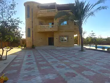 عقارات للبيع - 7 غرف