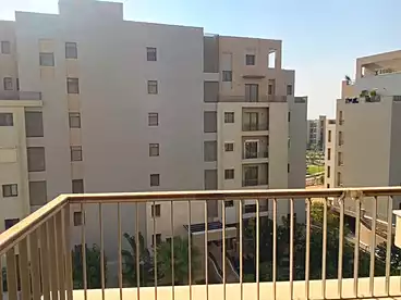 شقق للبيع - 3 غرف - بالدور 4