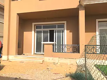 عقارات للبيع - 4 غرف