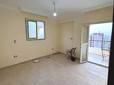 شقق للبيع - 3 غرف - بالدور 1