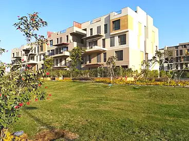 دوبلكس بحديقة للإيجار - 3 غرف - بالدور 1