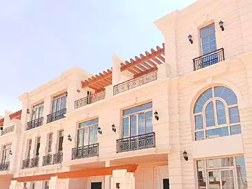 توين هاوس للبيع - 5 غرف
