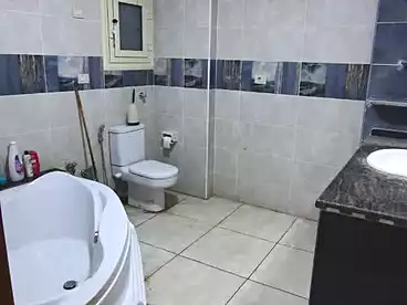 شقق للبيع - 3 غرف - بالدور 8