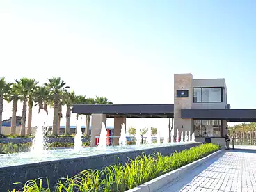 شاليه بحديقة للبيع - 4 غرف - بالدور 0