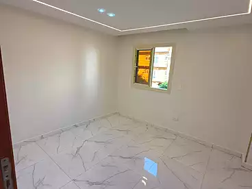 شقق للبيع - 4 غرف - بالدور 1