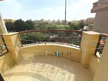 فيلا منفصلة للبيع - 10 غرف