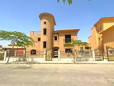فلل للبيع - 6 غرف