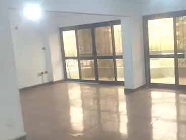 مكاتب للإيجار - 3 غرف - بالدور 0