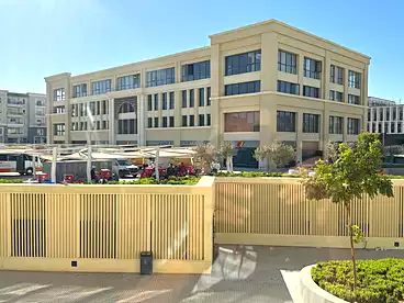 مكاتب للإيجار - 4 غرف - بالدور 1