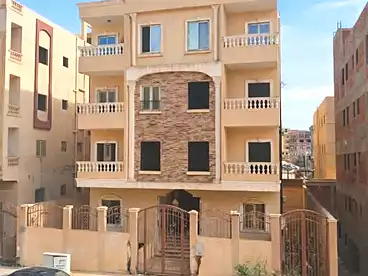 شقق للبيع - 3 غرف - بالدور 1