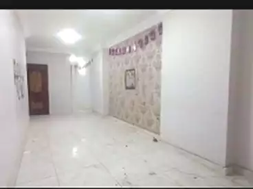شقق للبيع - 3 غرف - بالدور 1