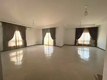 عقارات للبيع في شارع الشيخ محمد النشرتي، جنوب الاكاديميه (و)، 240 متر