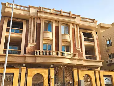 Apartments For sale - 4 rooms - floor 1