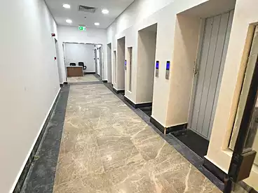 مبنى إداري للإيجار - 25 غرف