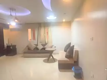 مكاتب للإيجار - 3 غرف - بالدور 3