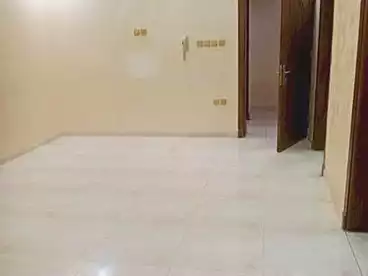 إداري للإيجار - 2 غرف - بالدور 3