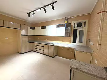 Apartments For rent - 4 rooms - floor 1