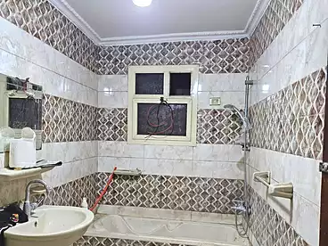 شقق للإيجار في اللبيني، فيصل، 150 متر