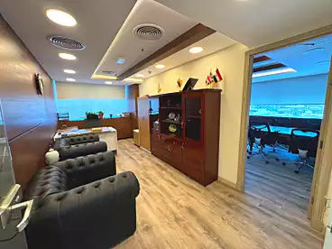 مكاتب للإيجار - 1 غرف - بالدور 6