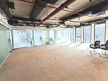 مقر إداري للإيجار - 6 غرف - بالدور 2
