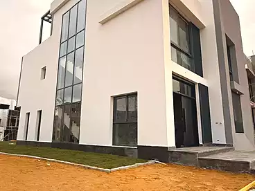 تاون هاوس للبيع - 5 غرف