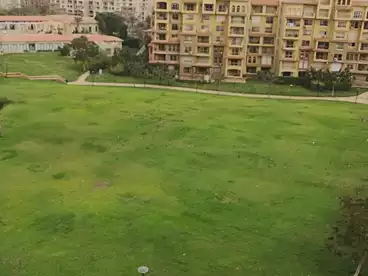 شقق للإيجار في طريق مدينتي، المنطقه الأولى عمارات، 180 متر