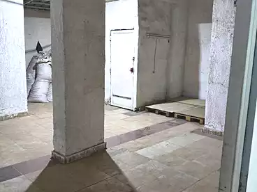 تجاري للإيجار في ميدان الساعة، السيوف، 300 متر