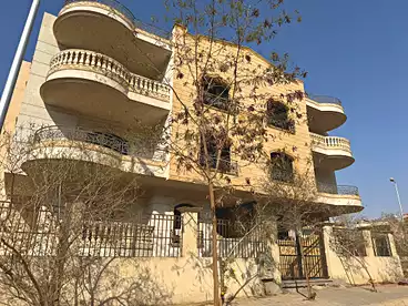 شقق للبيع في عبد الفتاح احمد، شارع الشهيد، 260 متر