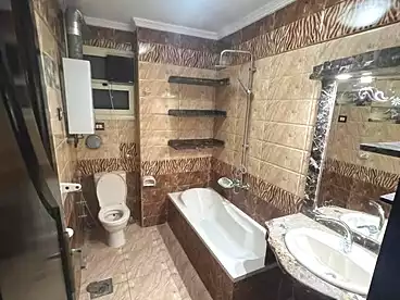 Apartments For sale in Gamal Abdel Nasser St., El Mandara, 165 sqm