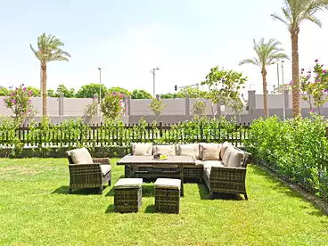 شقة بحديقة للإيجار في أورا - كمبوند كايرو فيستيفال سيتي، كمبوند كايرو فيستيفال سيتي - الفطيم، 160 متر