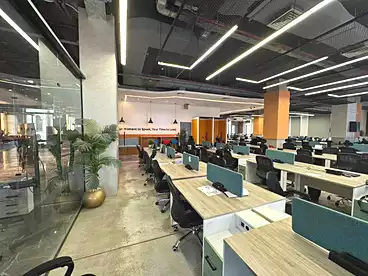 إداري للإيجار في شارع التسعين الجنوبي، شارع التسعين، 800 متر