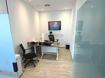 Offices For rent in Southern 90th St., 90th Street, 330 sqm