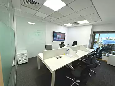 Offices For rent in Northern 90th St., 90th Street, 600 sqm