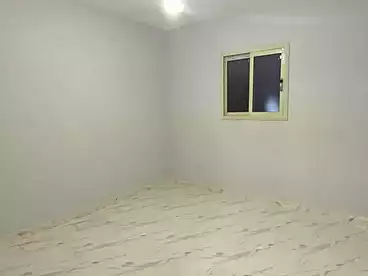 عقارات للإيجار في شارع الجمرك القديم، بحرى - الأنفوشى، 95 متر