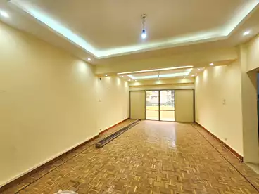 عقارات للإيجار في شارع عبد المنعم حافظ، الماظة، 200 متر