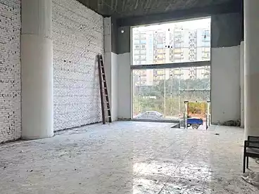 تجاري للبيع في سيتي لايت مول، السيوف، 174 متر