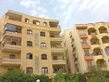 للبيع في شارع رقم 1، الحي الرابع، 200 متر