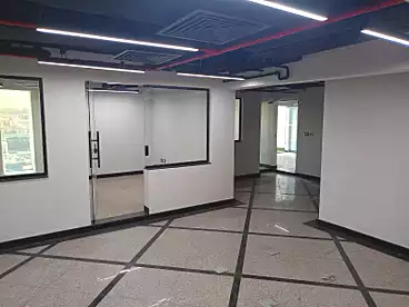 Administrative For rent in Northern 90th St., 90th Street, 480 sqm