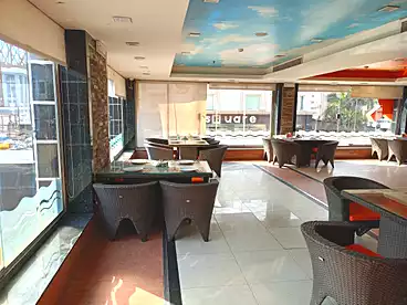 Shops For rent in Southern 90th St., 90th Street, 450 sqm