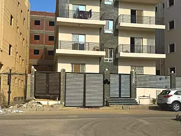 Apartment with Garden For sale in Small Investor, El Andalus 2, 170 sqm