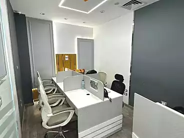 Administrative For rent in Northern 90th St., 90th Street, 460 sqm