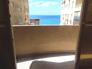 عقارات للإيجار في شارع خالد بن الوليد، سيدي بشر بحري، 100 متر