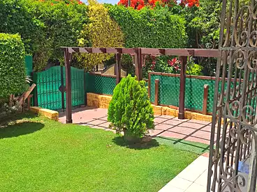 For rent in Phase 9, Extension of Rehab, 300 sqm