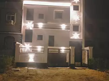 عقارات للبيع في المرحلة 2، منطقة الشاليهات، 320 متر